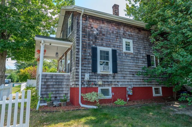 135 Thurber Ave, Somerset, MA 02725
