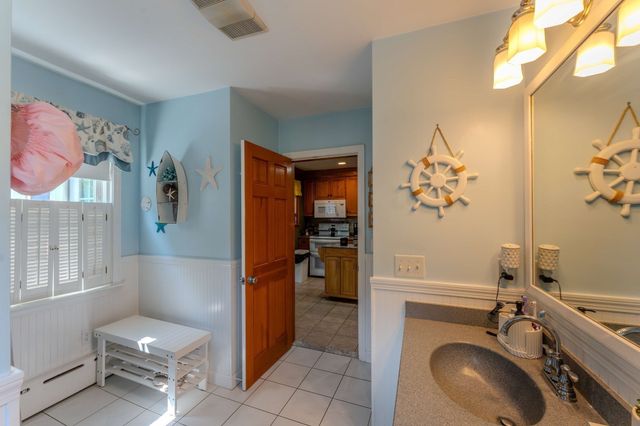 135 Thurber Ave, Somerset, MA 02725