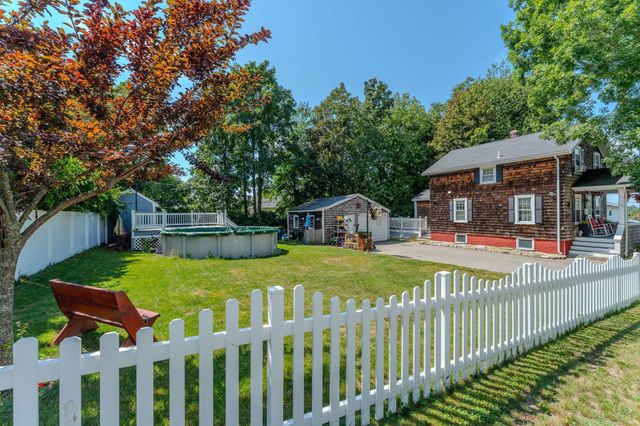 135 Thurber Ave, Somerset, MA 02725