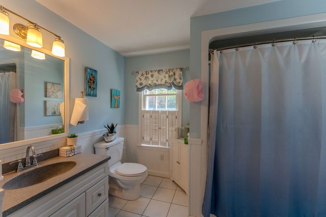 135 Thurber Ave, Somerset, MA 02725