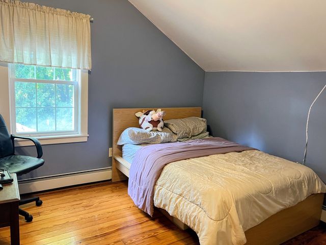 135 Thurber Ave, Somerset, MA 02725