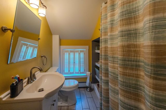 135 Thurber Ave, Somerset, MA 02725