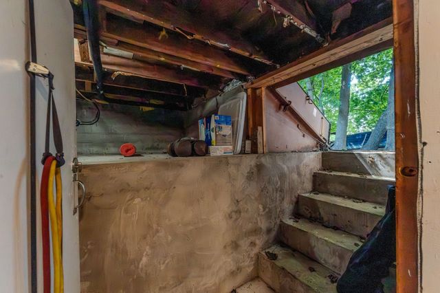 135 Thurber Ave, Somerset, MA 02725