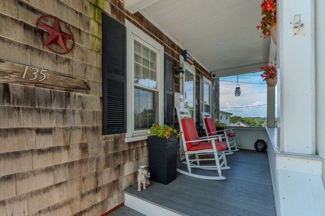 135 Thurber Ave, Somerset, MA 02725
