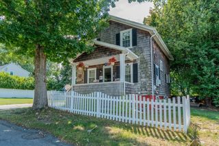 135 Thurber Ave, Somerset, MA 02725