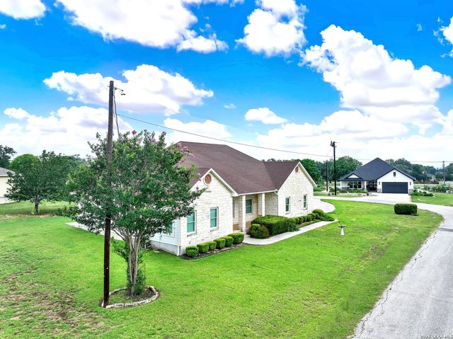 174 Edgewood, Bandera, TX 78003