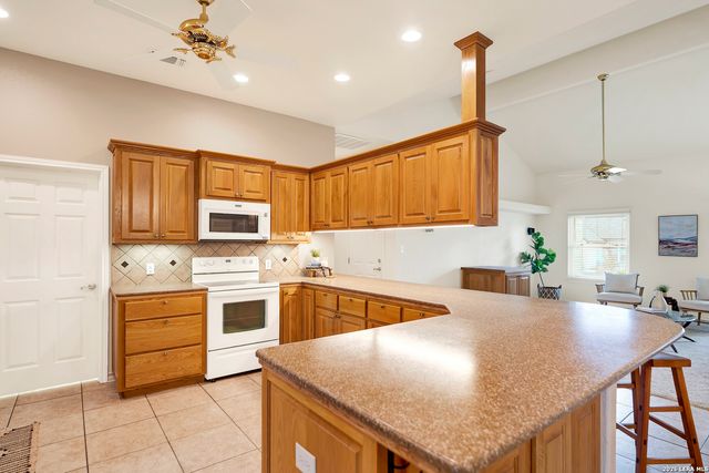 174 Edgewood, Bandera, TX 78003