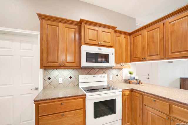 174 Edgewood, Bandera, TX 78003