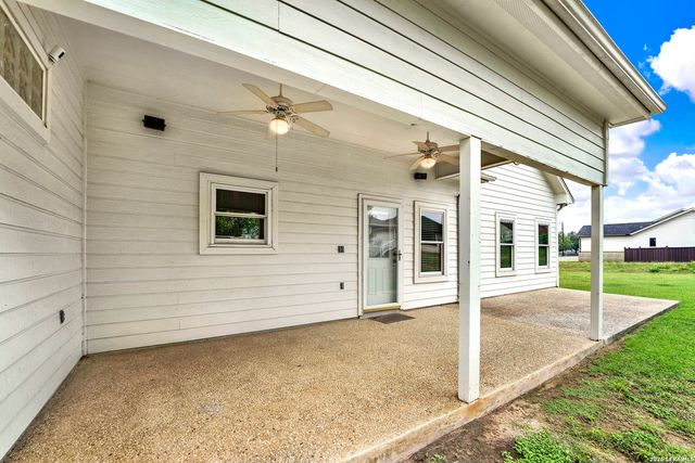 174 Edgewood, Bandera, TX 78003