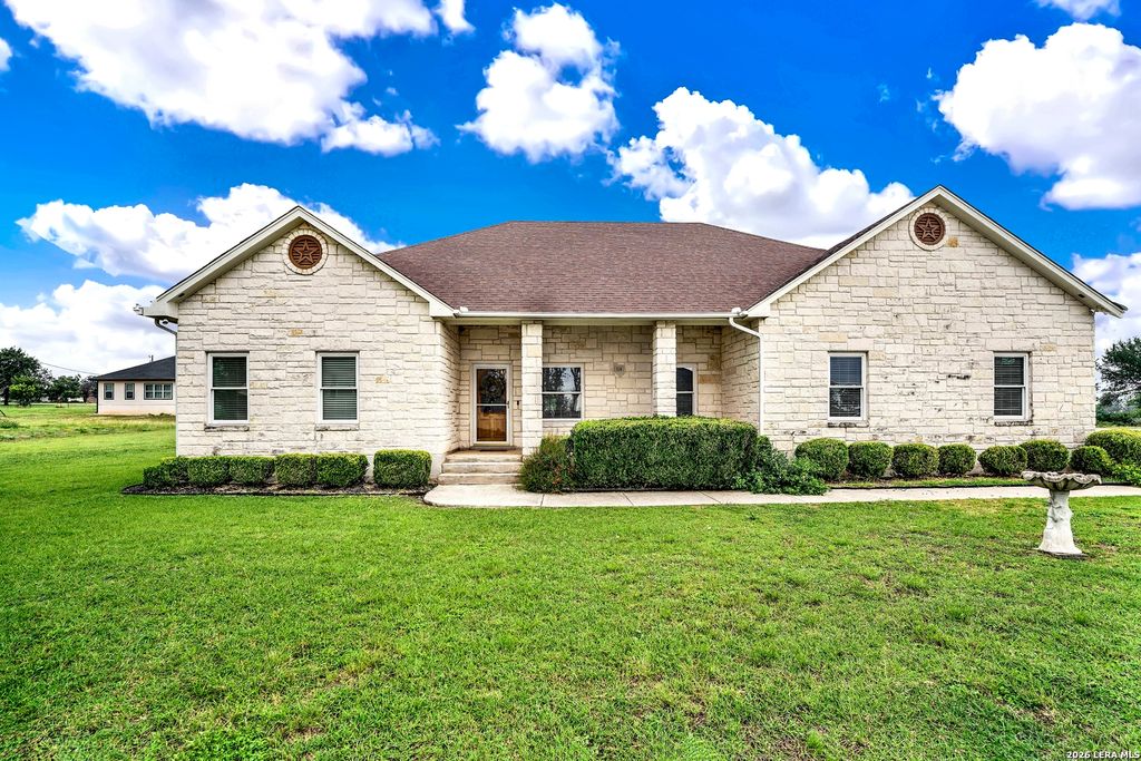 174 Edgewood, Bandera, TX 78003