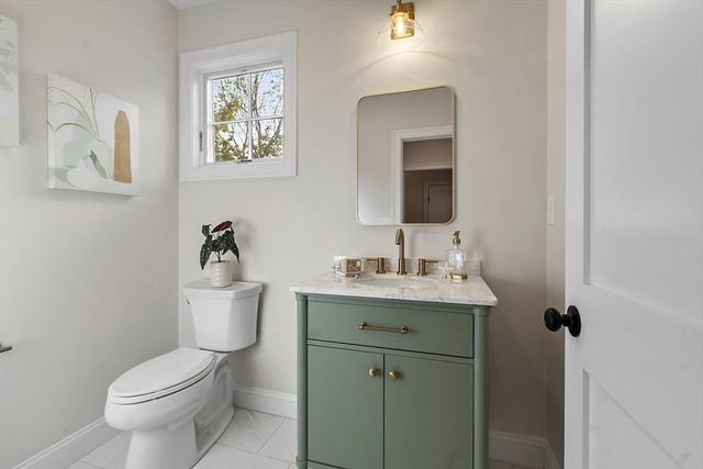 96 Princeton Street 2, Chelmsford, MA 01863