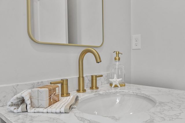 96 Princeton Street 2, Chelmsford, MA 01863