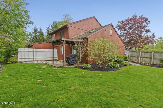 23B Woodcliffe Drive 23b, Clifton Park, NY 12065