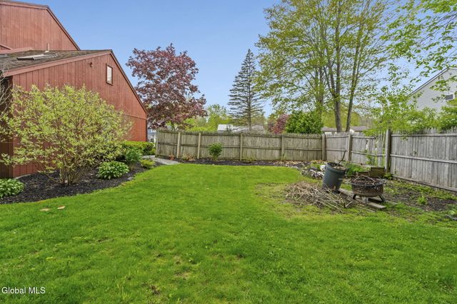 23B Woodcliffe Drive 23b, Clifton Park, NY 12065