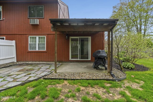 23B Woodcliffe Drive 23b, Clifton Park, NY 12065