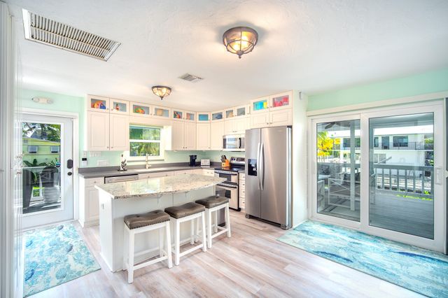 876 Gulf Drive, Summerland Key, FL 33042