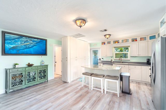 876 Gulf Drive, Summerland Key, FL 33042