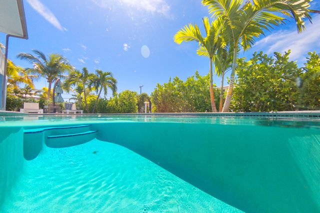 876 Gulf Drive, Summerland Key, FL 33042