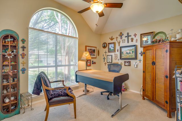 6904 Spring Valley Way, Fort Worth, TX 76132