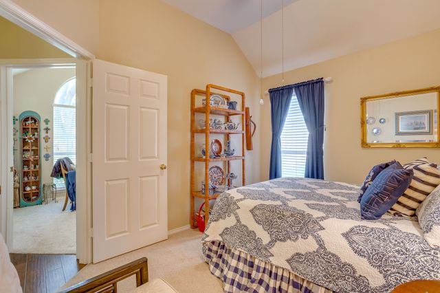 6904 Spring Valley Way, Fort Worth, TX 76132