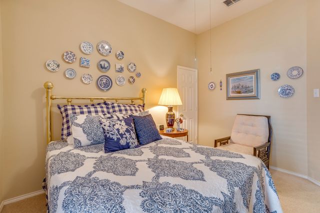 6904 Spring Valley Way, Fort Worth, TX 76132