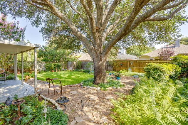 6904 Spring Valley Way, Fort Worth, TX 76132