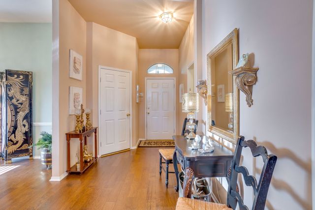 6904 Spring Valley Way, Fort Worth, TX 76132
