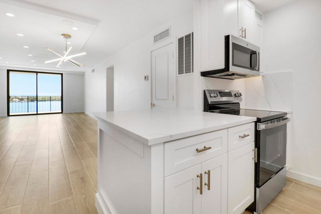 1200 Marine Way 903, North Palm Beach, FL 33408
