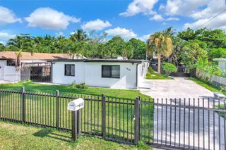 1490 NE 147th St, Miami, FL 33161