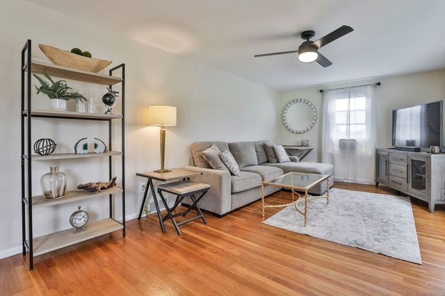 17 Robinson St, Fitchburg, MA 01420