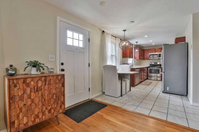 17 Robinson St, Fitchburg, MA 01420