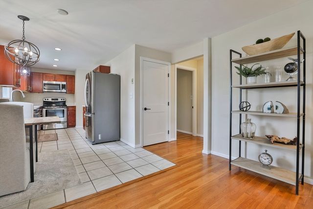 17 Robinson St, Fitchburg, MA 01420