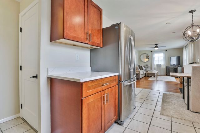 17 Robinson St, Fitchburg, MA 01420
