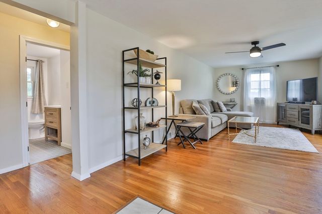 17 Robinson St, Fitchburg, MA 01420
