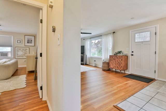 17 Robinson St, Fitchburg, MA 01420
