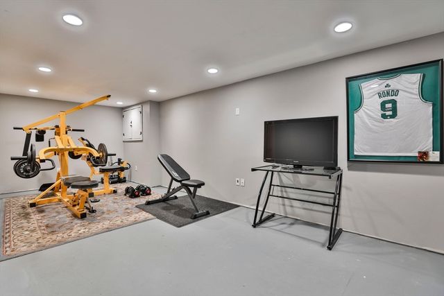 17 Robinson St, Fitchburg, MA 01420