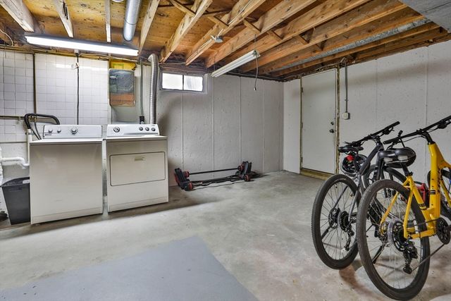 17 Robinson St, Fitchburg, MA 01420