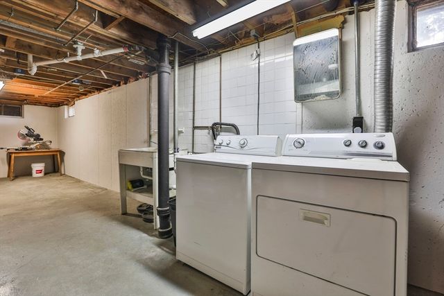 17 Robinson St, Fitchburg, MA 01420