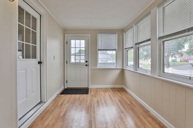 17 Robinson St, Fitchburg, MA 01420