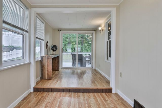 17 Robinson St, Fitchburg, MA 01420