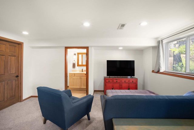 7190 Belle Fontaine BOULEVARD, Middleton, WI 53562