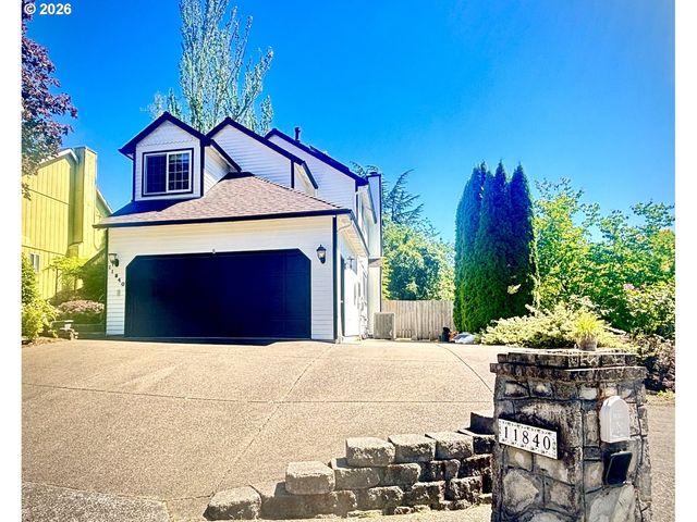 11840 Se TIMBER VALLEY Dr, Happy Valley, OR 97086