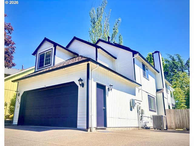 11840 Se TIMBER VALLEY Dr, Happy Valley, OR 97086