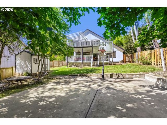 11840 Se TIMBER VALLEY Dr, Happy Valley, OR 97086