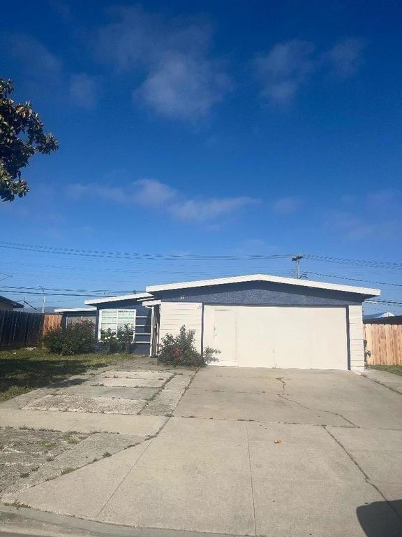 117 Magnolia Drive, Salinas, CA 93905