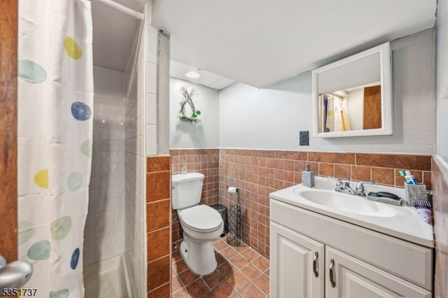 426 Walnut St, Roselle Boro, NJ 07203