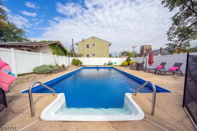 426 Walnut St, Roselle Boro, NJ 07203