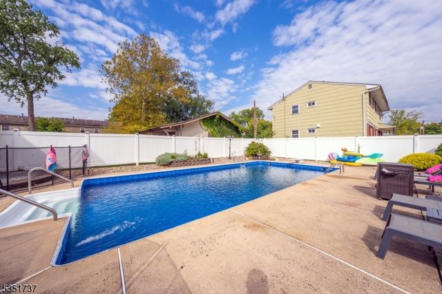 426 Walnut St, Roselle Boro, NJ 07203