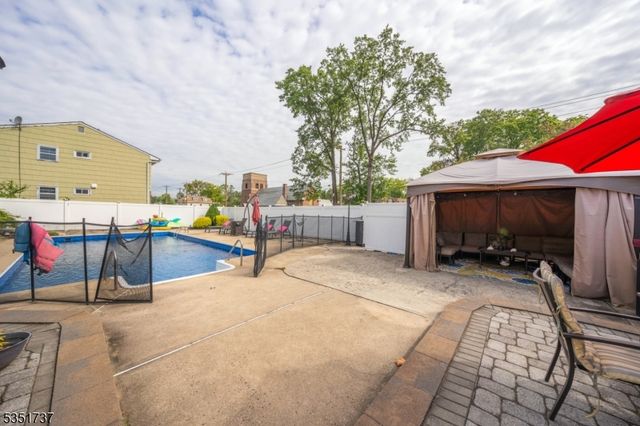 426 Walnut St, Roselle Boro, NJ 07203