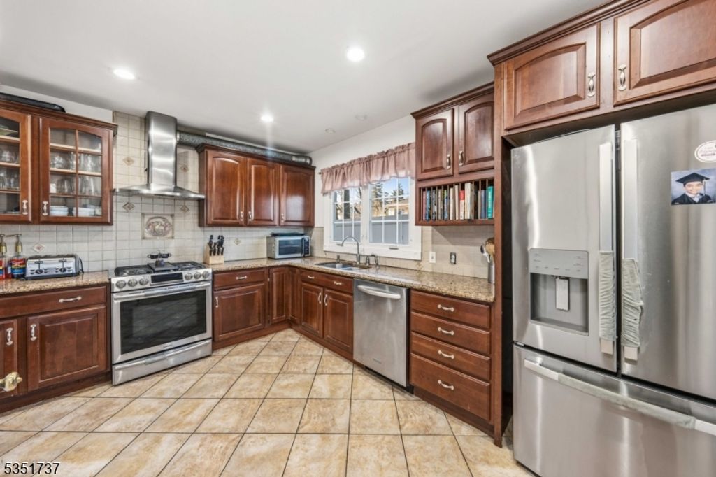 426 Walnut St, Roselle Boro, NJ 07203 — photo 5